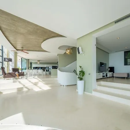 Villa Hilltop